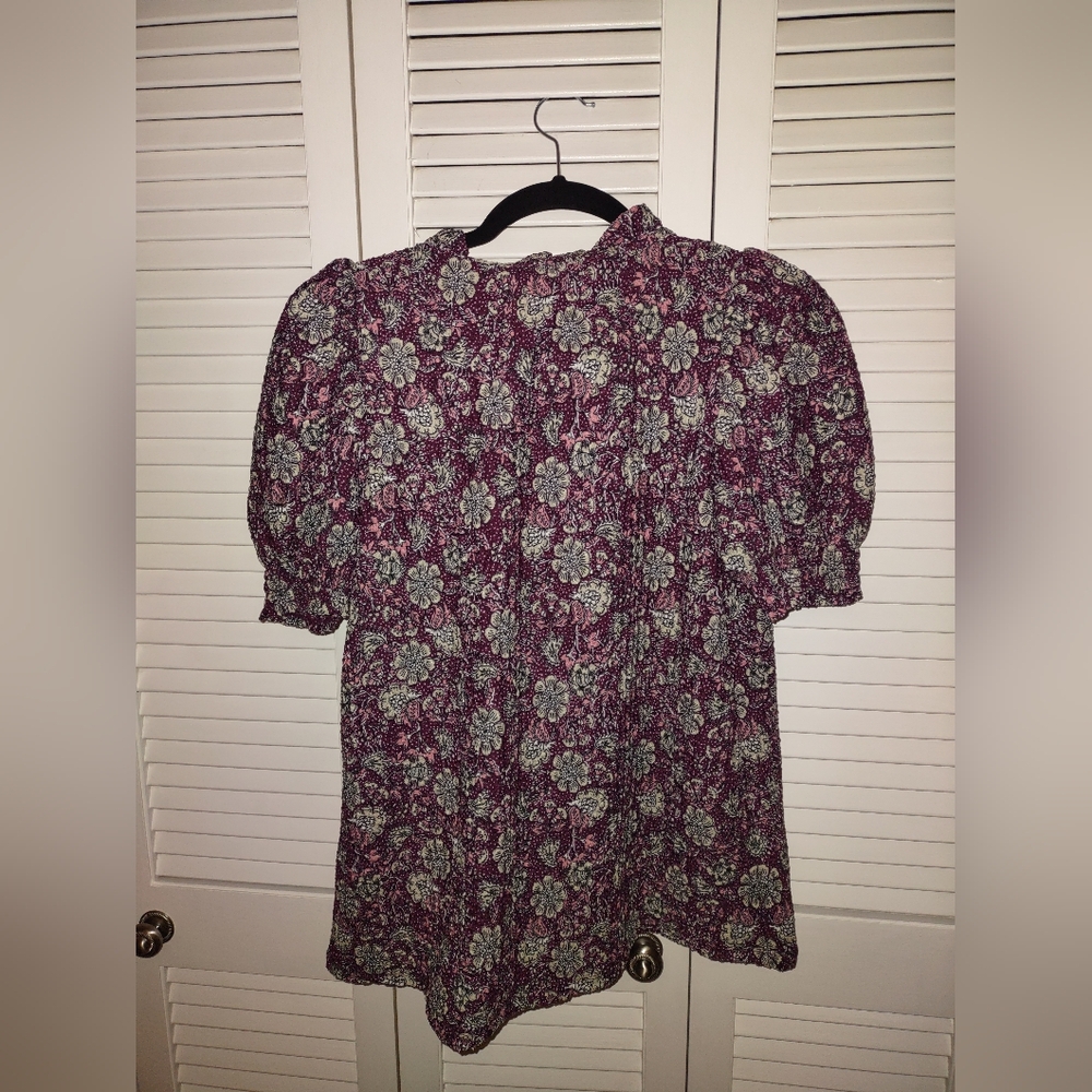 Loft NWT Ladies Breezy Blouse, Size S Petite, Floral print on Purple background - Picture 4 of 11